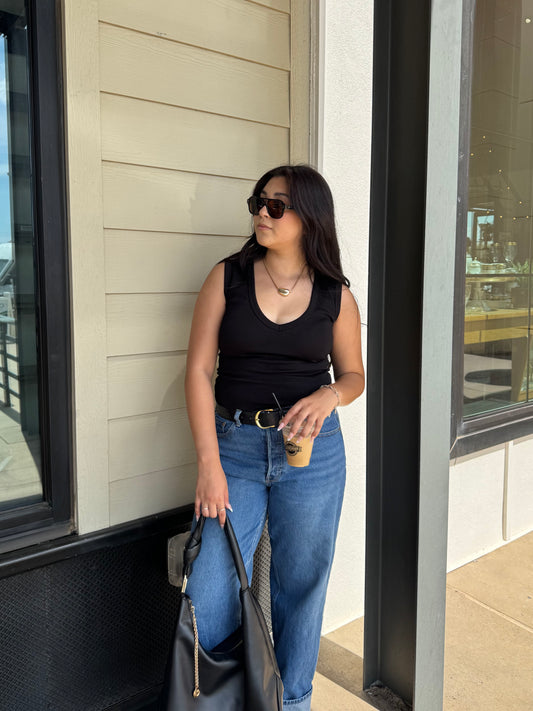 Frame V Neck (Black)